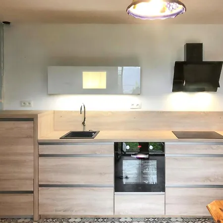Avec Vue Sur Et Montagne - 75 M²